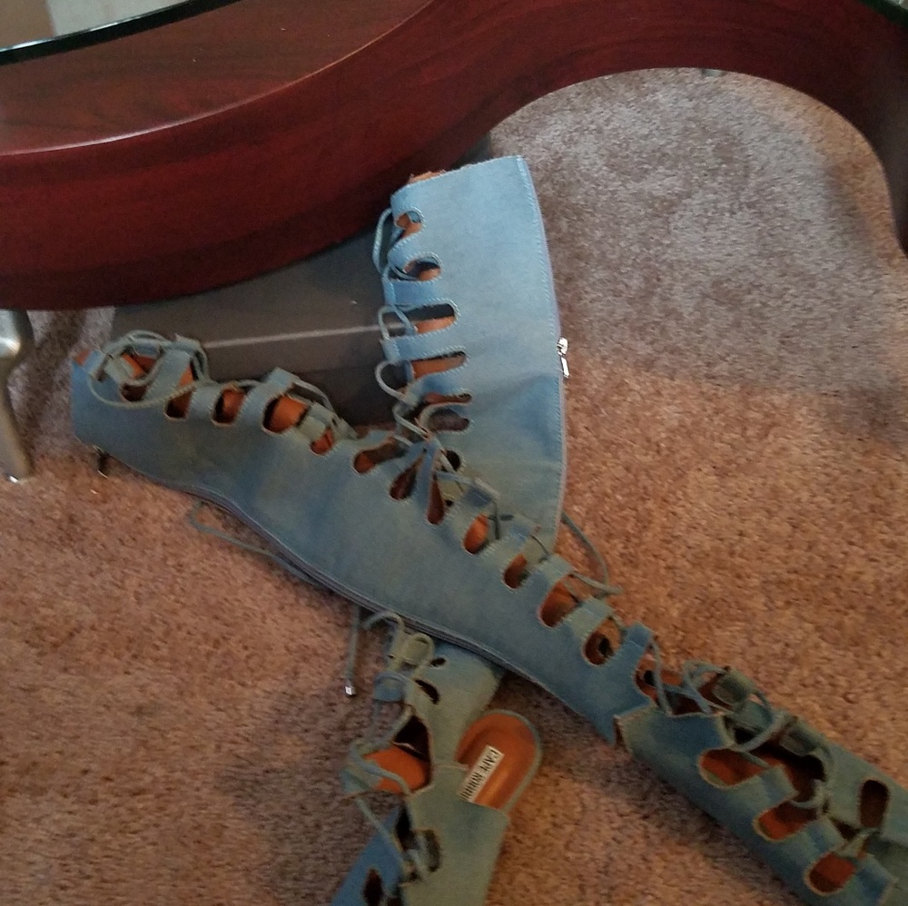 Shoe